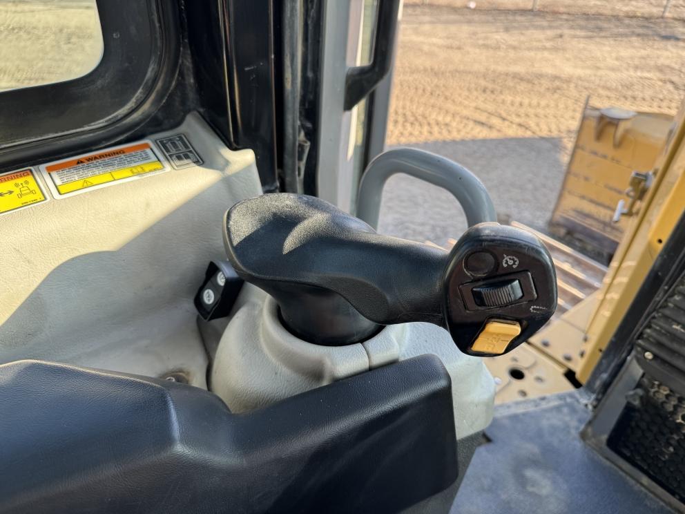 Image for 2015 Cat D6T XW