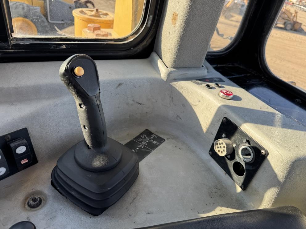 Image for 2015 Cat D6T XW