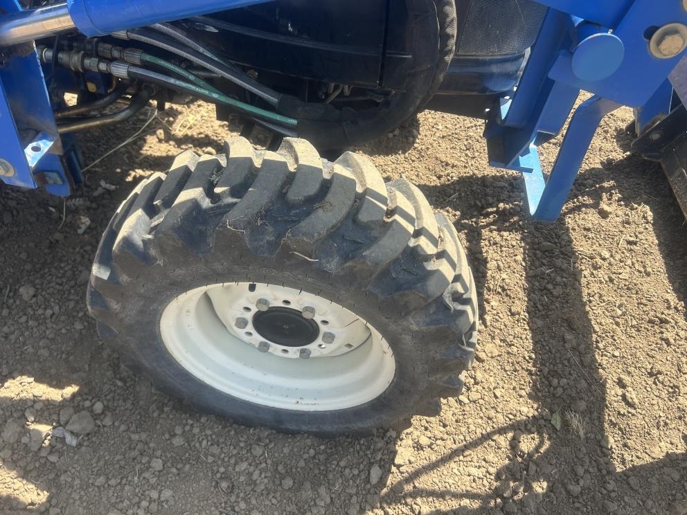 Image for 2003 New Holland TC29D 4WD Utility Tractor