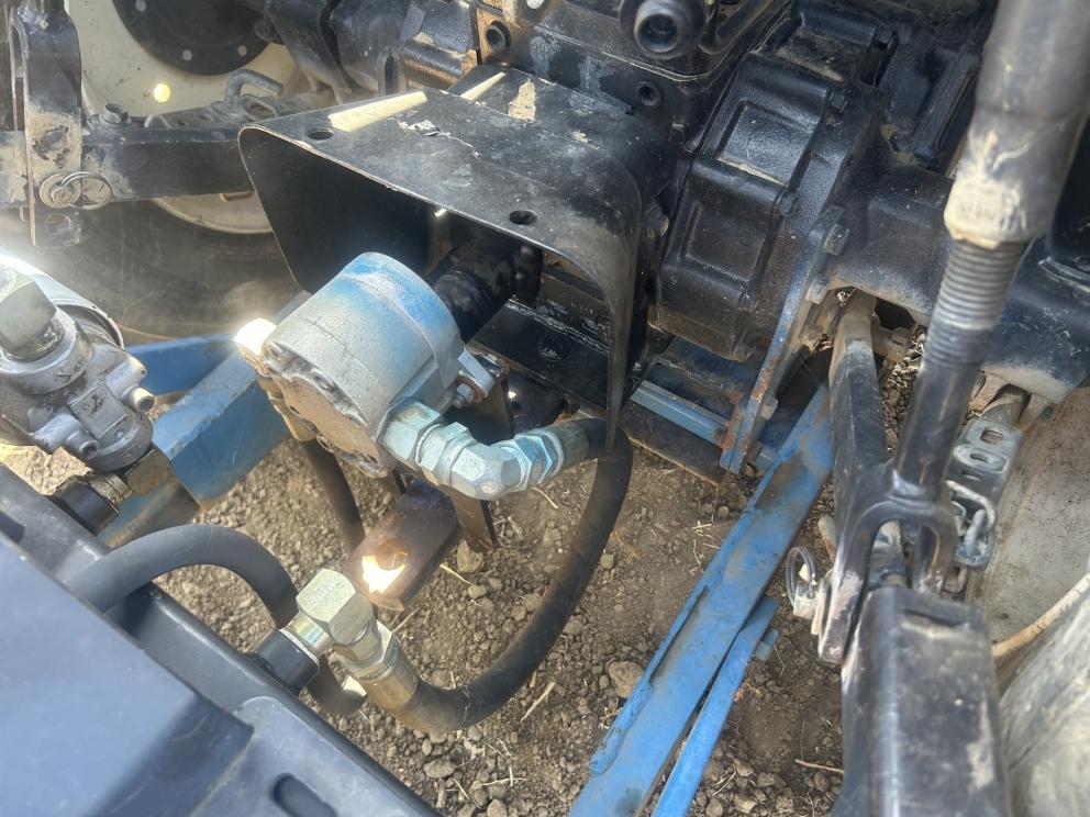 Image for 2003 New Holland TC29D 4WD Utility Tractor