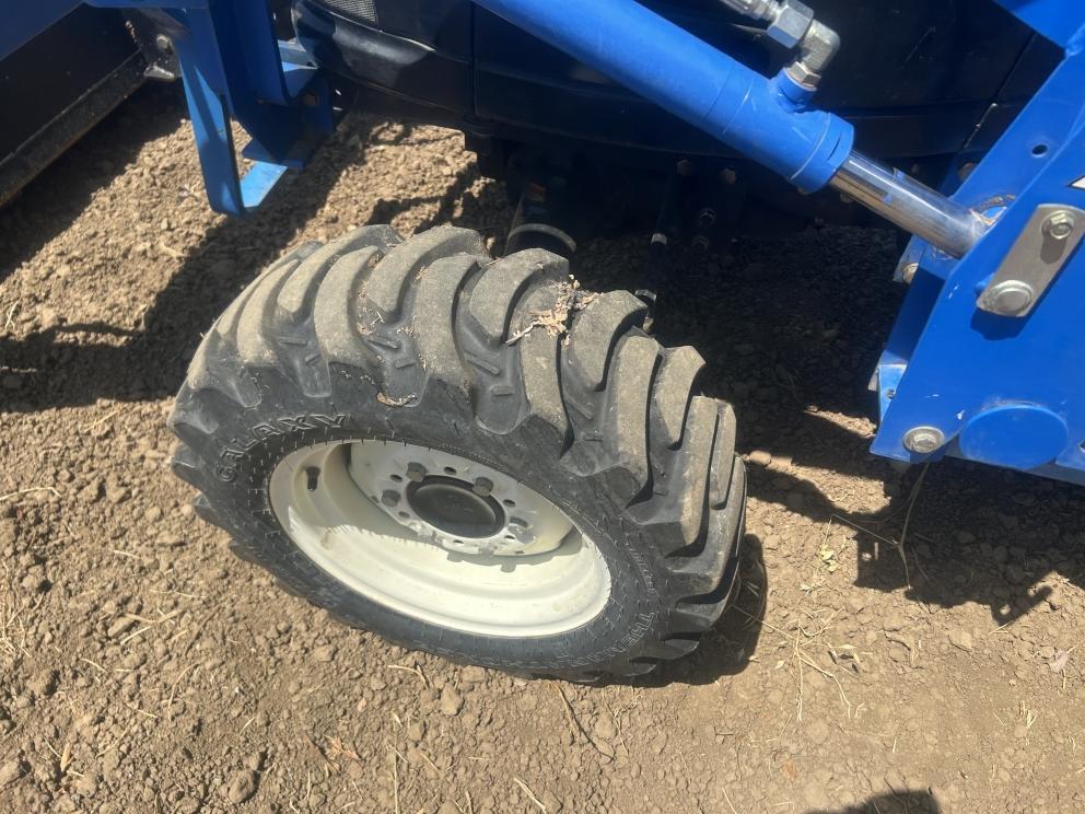Image for 2003 New Holland TC29D 4WD Utility Tractor