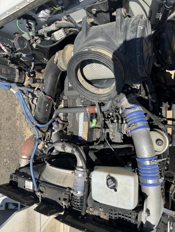 Image for 2016 Peterbilt 348 T/A Fuel & Lube Truck