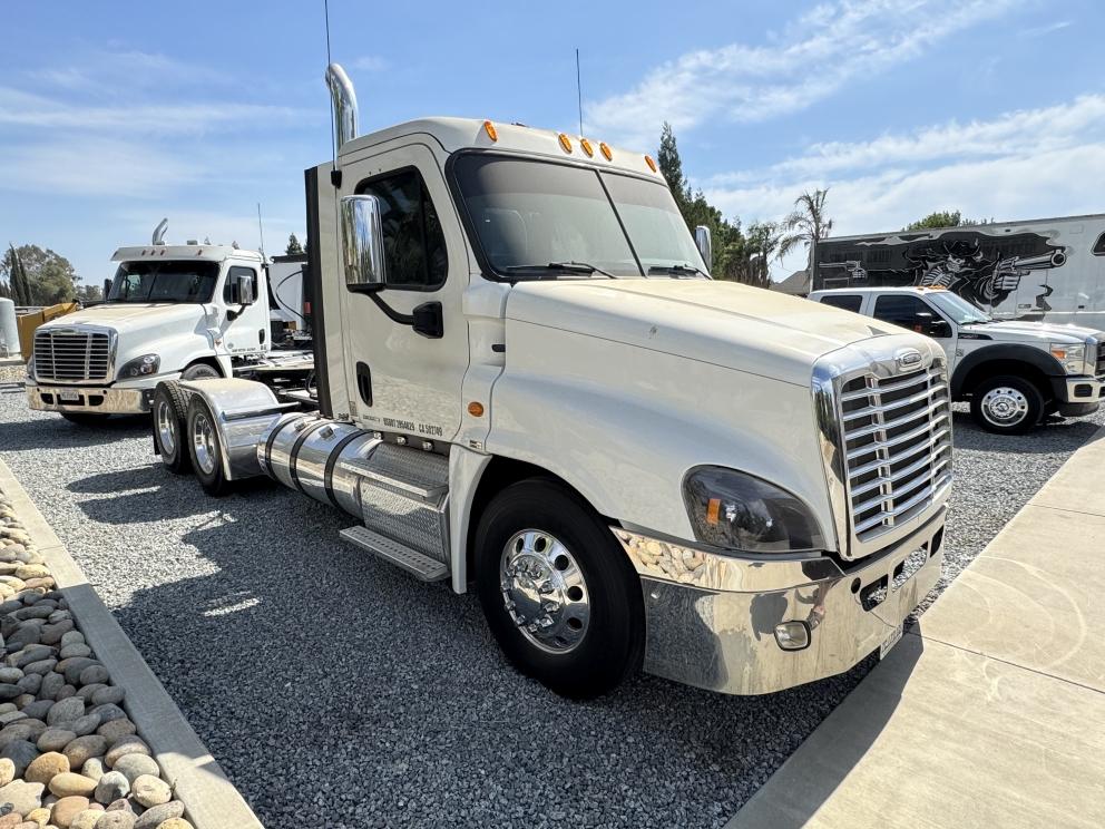 Image for 2011 Freightliner Cascadia T/A Truck Tractor
