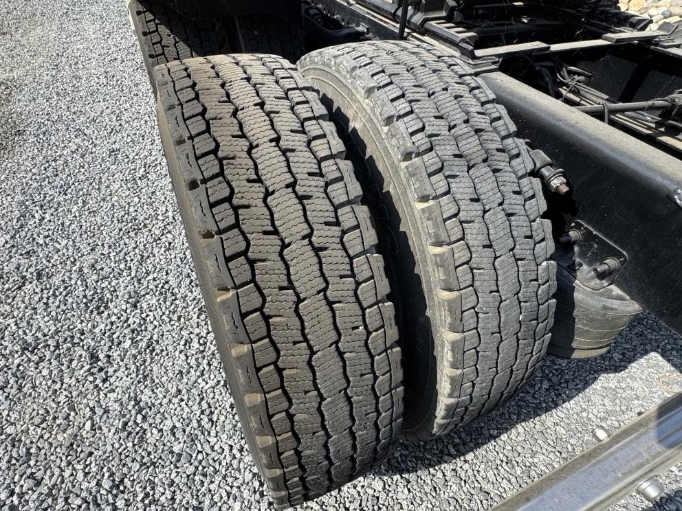 Image for 2011 Freightliner Cascadia T/A Truck Tractor