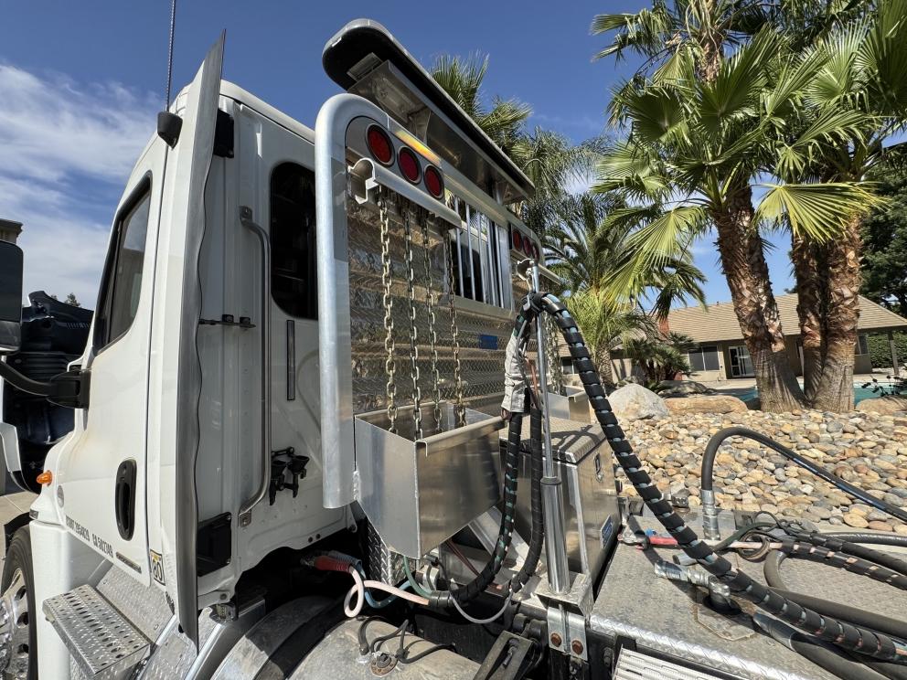 Image for 2011 Freightliner Cascadia T/A Truck Tractor