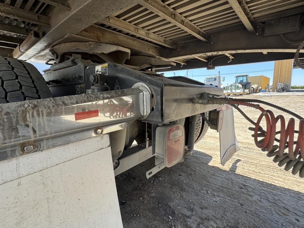 Image for 2014 Peterbilt 384 S/A Truck Tractor
