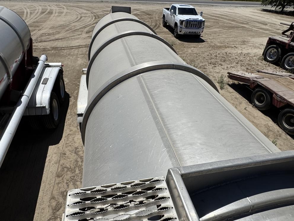 Image for 1997 Beal 6700 Gal T/A Stainless Tanker