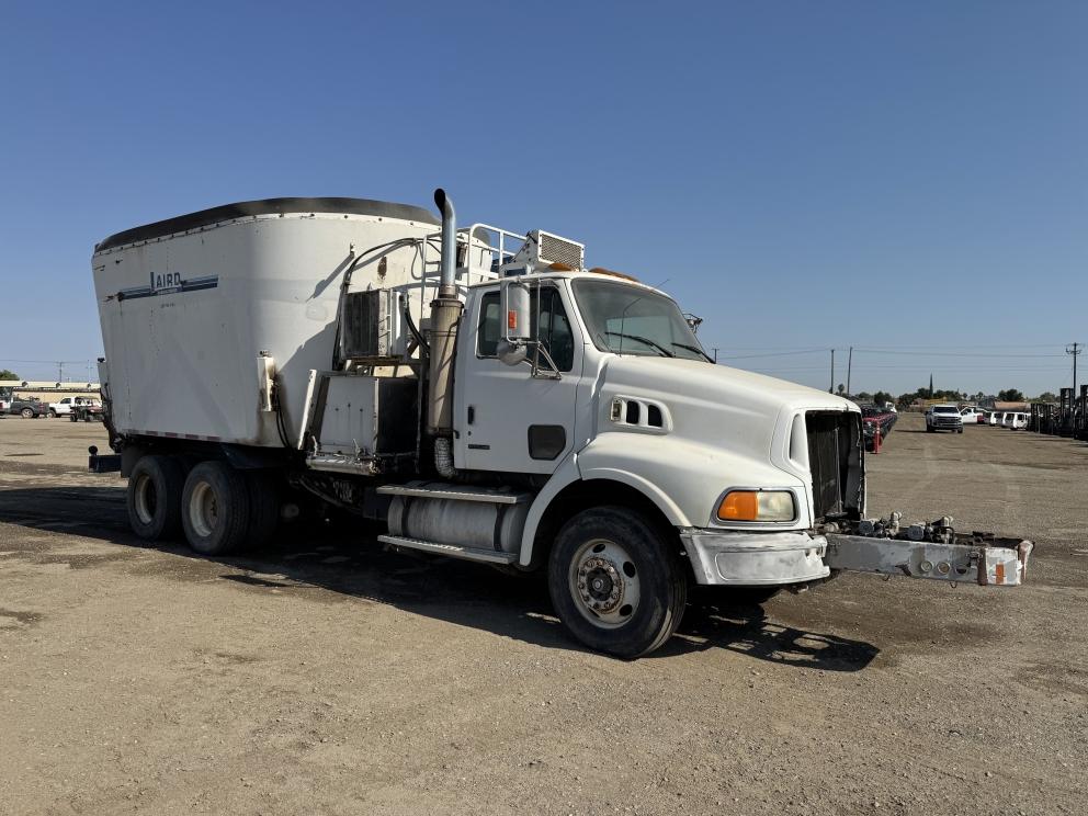 Image for 1999 Sterling T/A Feed Truck