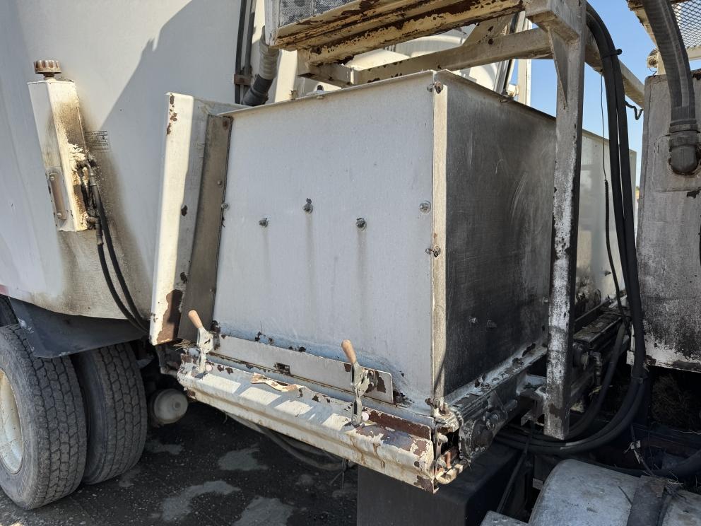 Image for 1999 Sterling T/A Feed Truck