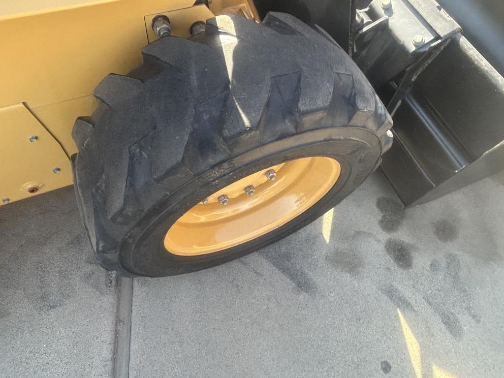 Image for 1996 New Holland LX665 Skid Steer Loader