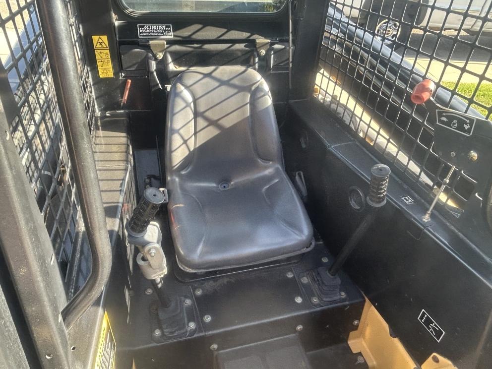 Image for 1996 New Holland LX665 Skid Steer Loader