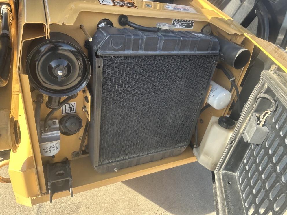 Image for 1996 New Holland LX665 Skid Steer Loader