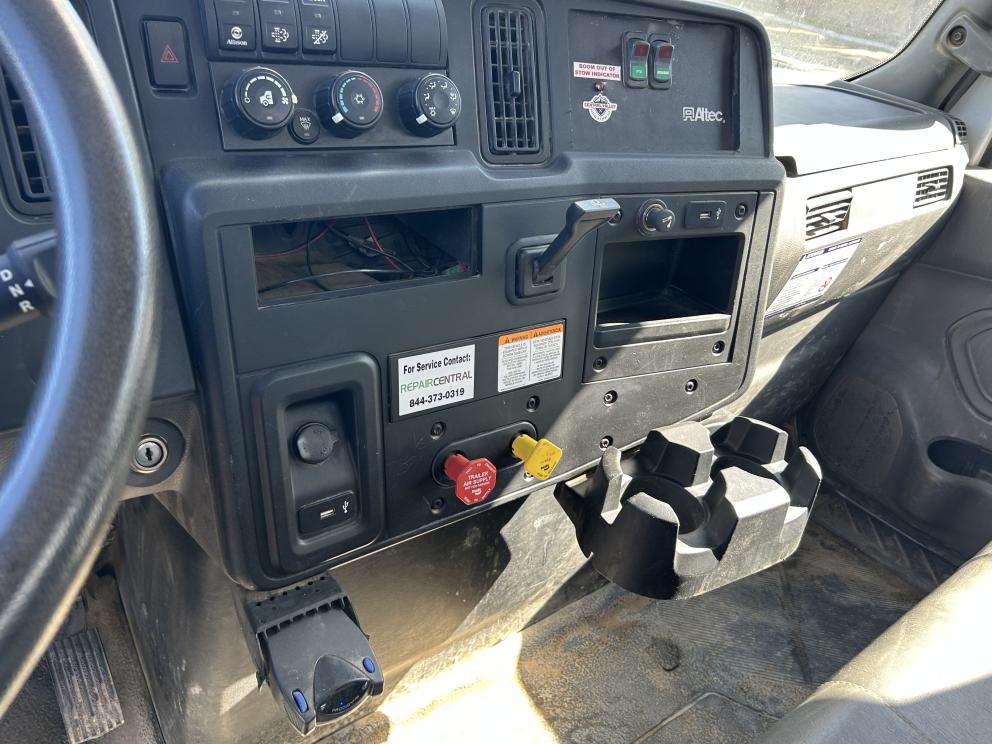 Image for 2019 Altec DM47BTR Digger Derrick Mounted on 2020 International MV607 S/A