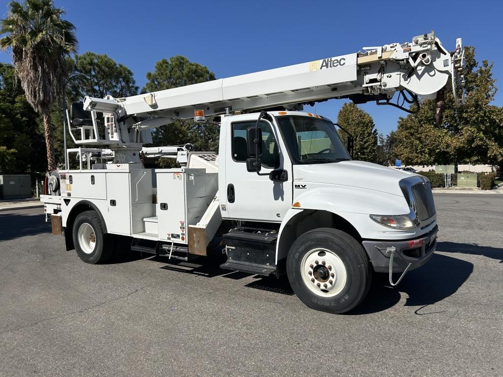 Image for 2019 Altec DM47BTR Digger Derrick Mounted on 2019 International MV607 S/A