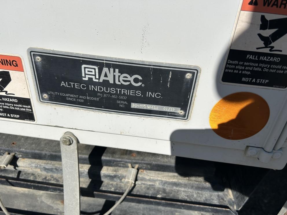 Image for 2019 Altec DM47BTR Digger Derrick Mounted on 2019 International MV607 S/A