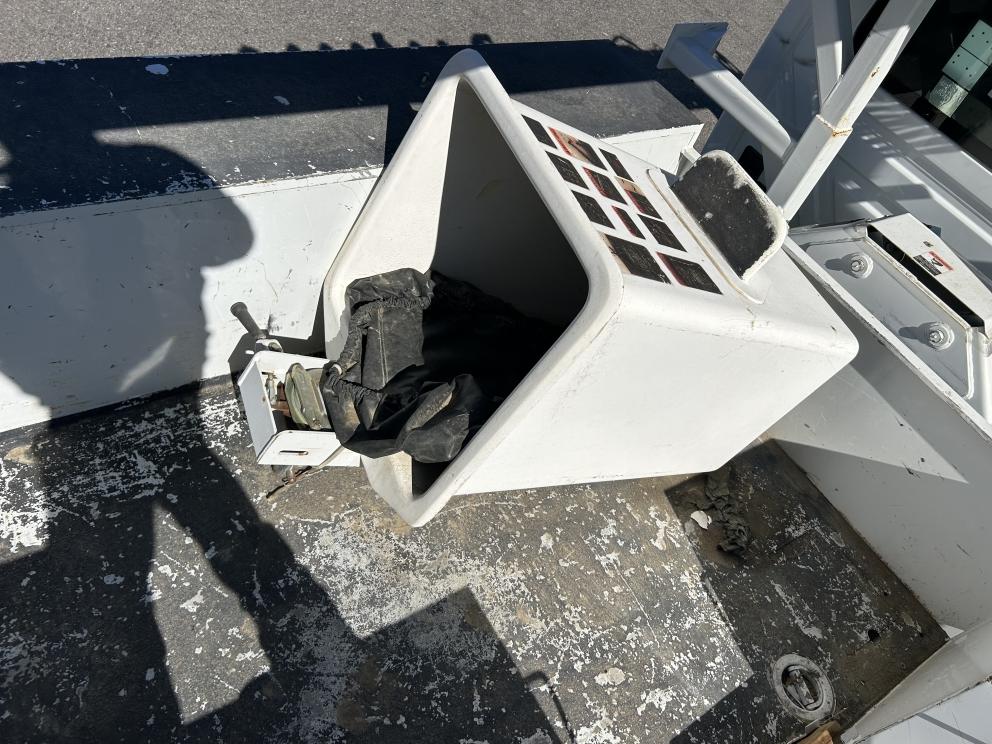 Image for 2019 Altec DM47BTR Digger Derrick Mounted on 2019 International MV607 S/A