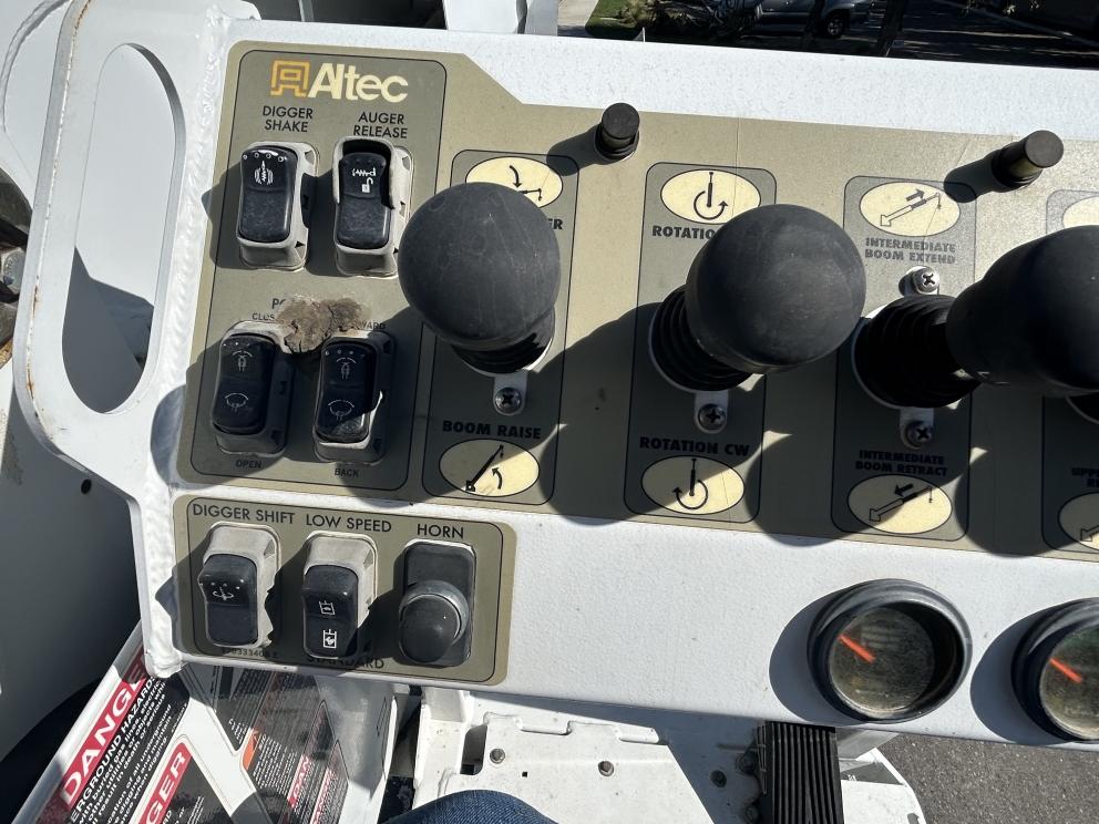 Image for 2019 Altec DM47BTR Digger Derrick Mounted on 2019 International MV607 S/A