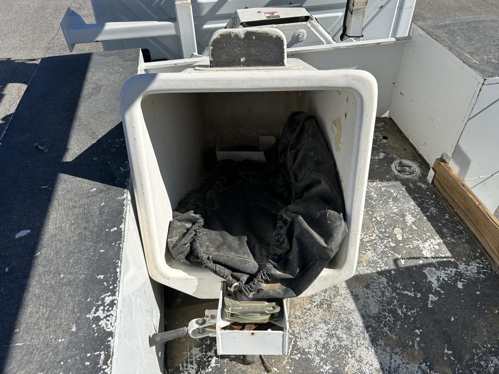 Image for 2019 Altec DM47BTR Digger Derrick Mounted on 2019 International MV607 S/A