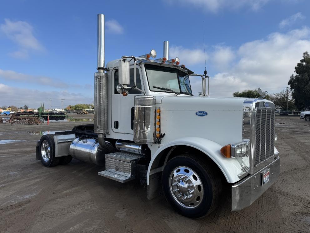 Image for 2006 Peterbilt 379 S/A Day Cab Truck Tractor