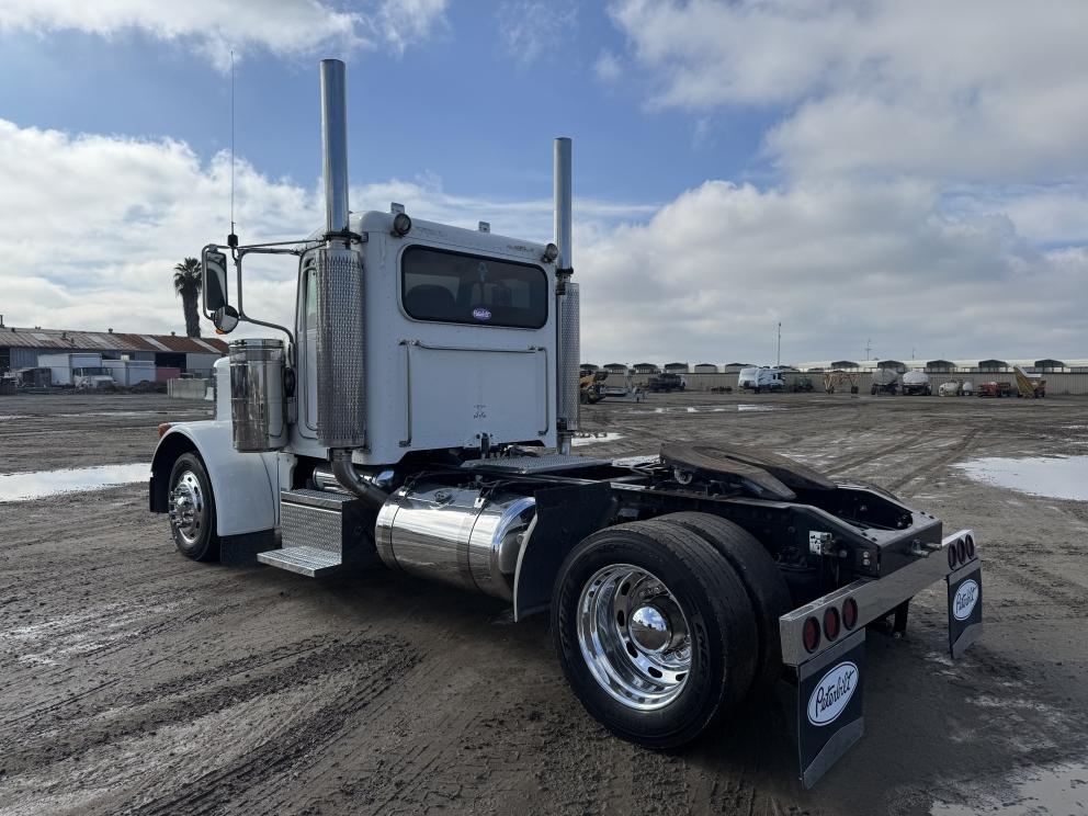 Image for 2006 Peterbilt 379 S/A Day Cab Truck Tractor