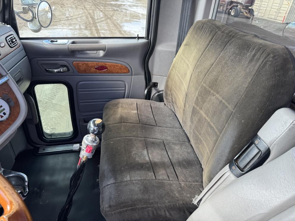 Image for 2006 Peterbilt 379 S/A Day Cab Truck Tractor