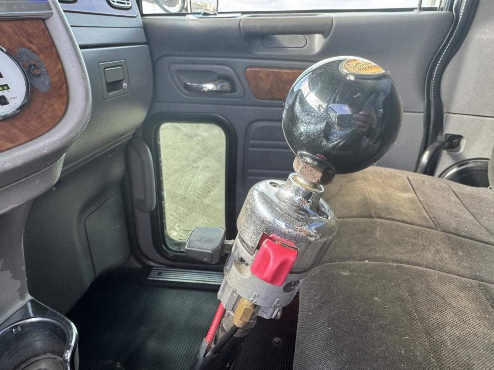 Image for 2006 Peterbilt 379 S/A Day Cab Truck Tractor