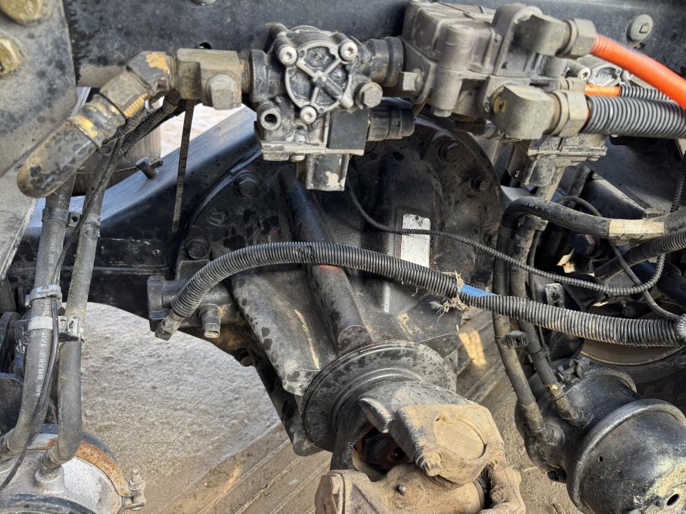 Image for 2006 Peterbilt 379 S/A Day Cab Truck Tractor