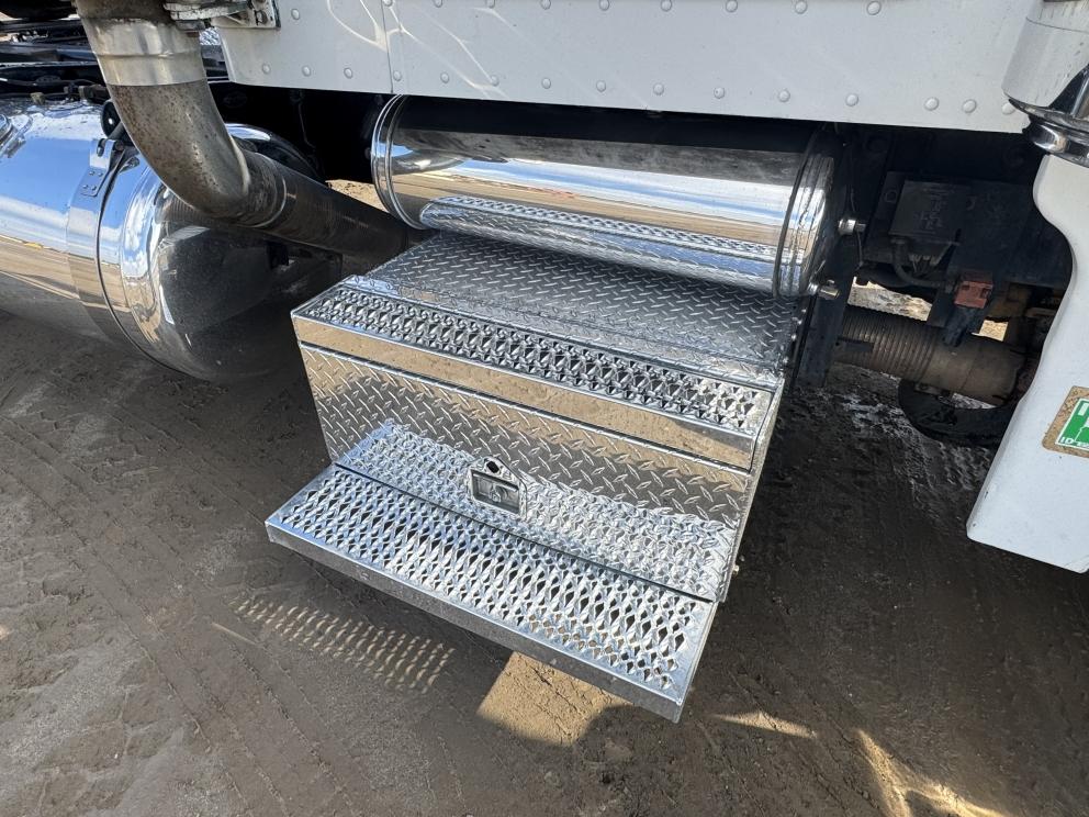 Image for 2006 Peterbilt 379 S/A Day Cab Truck Tractor