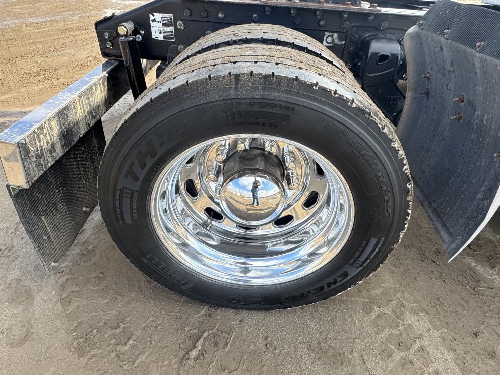 Image for 2006 Peterbilt 379 S/A Day Cab Truck Tractor