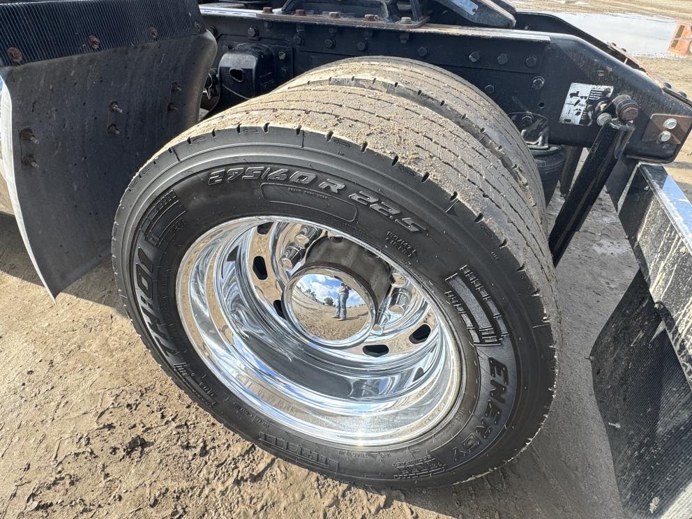 Image for 2006 Peterbilt 379 S/A Day Cab Truck Tractor