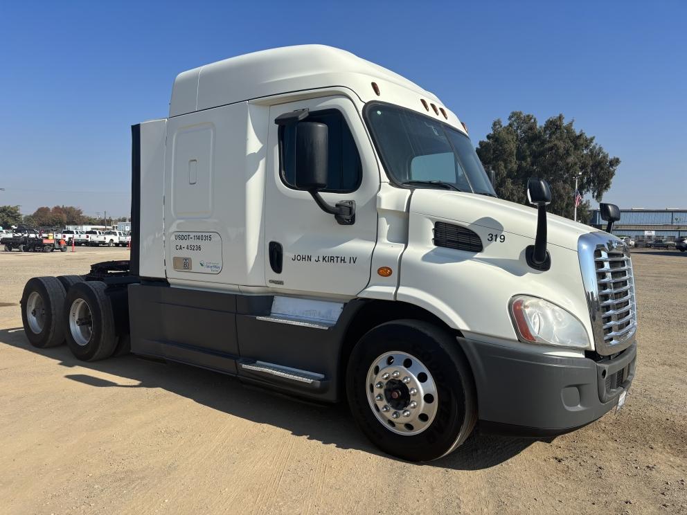 Image for 2016 Freightliner Cascadia T/A Sleeper Truck