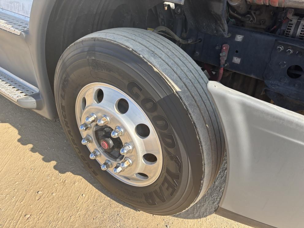 Image for 2016 Freightliner Cascadia T/A Sleeper Truck