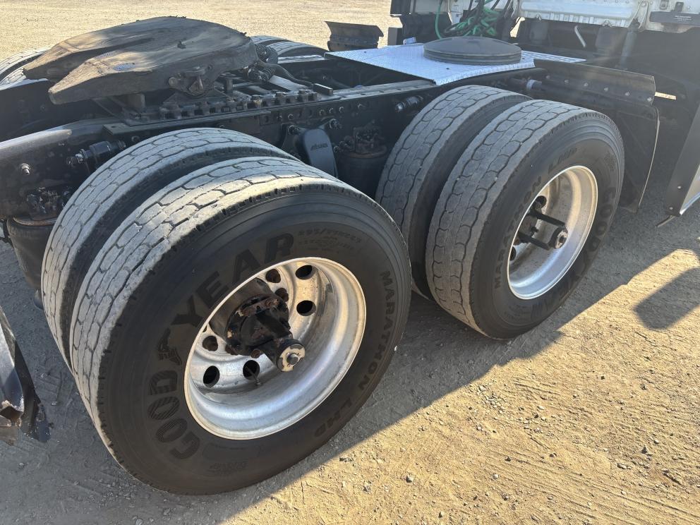 Image for 2016 Freightliner Cascadia T/A Sleeper Truck