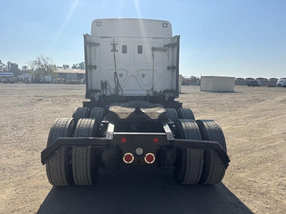 Image for 2016 Freightliner Cascadia T/A Sleeper Truck