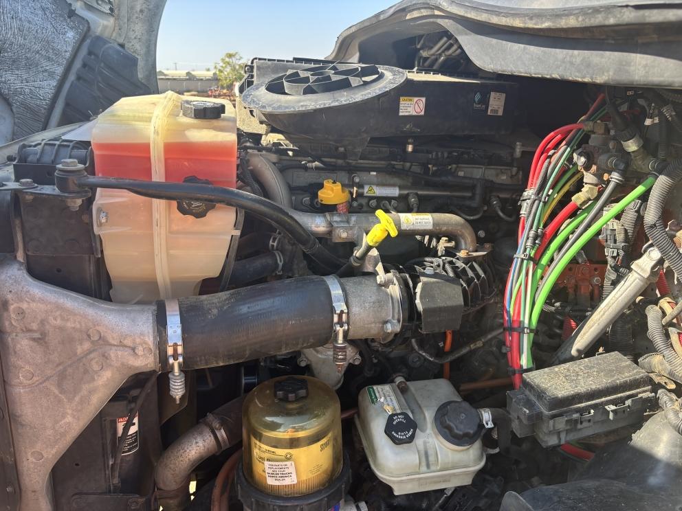 Image for 2016 Freightliner Cascadia T/A Sleeper Truck