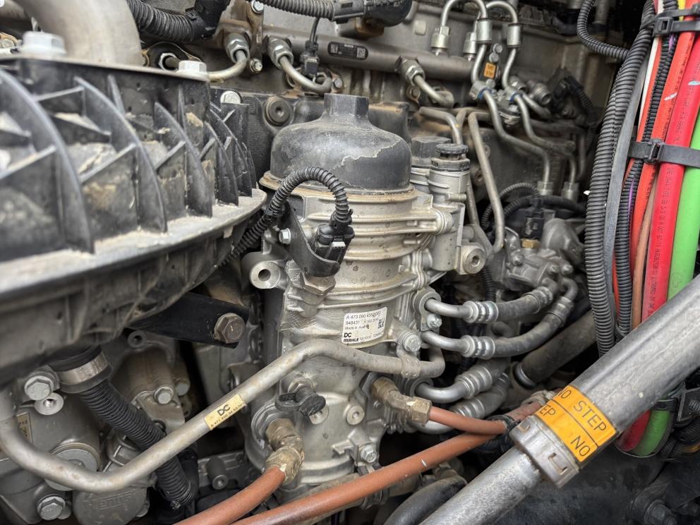 Image for 2020 Frieghtliner Cascadia & 2021 Brazos Semi Bottom