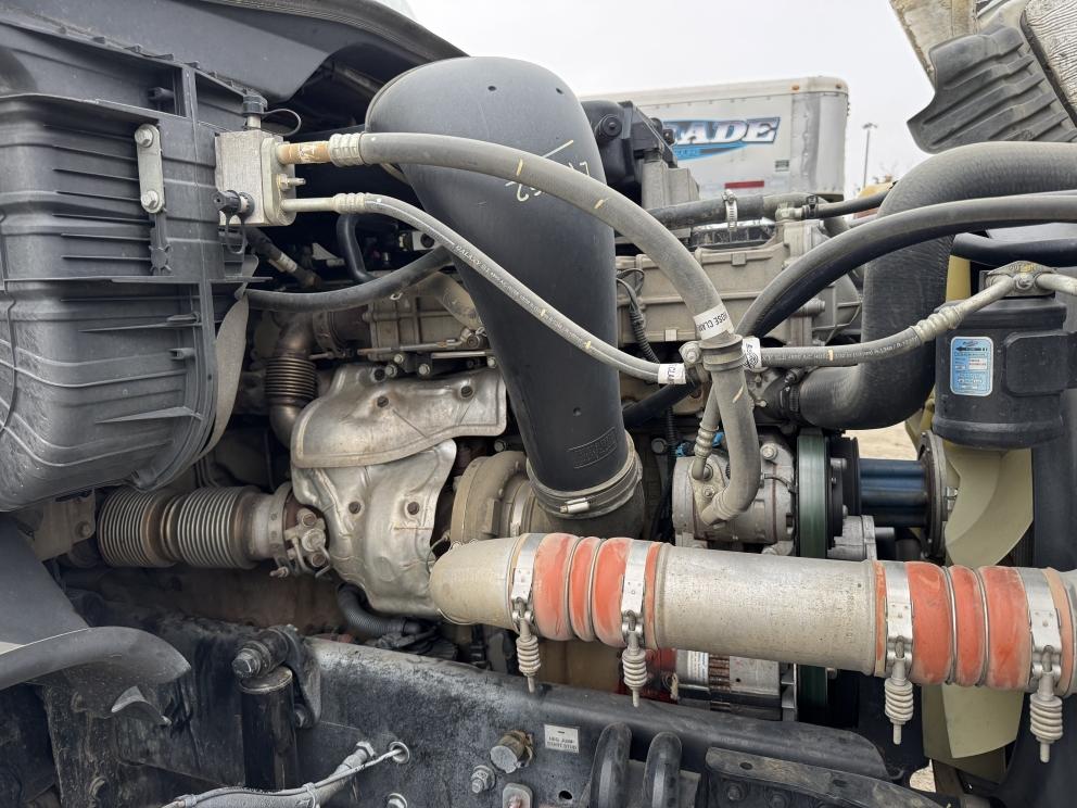 Image for 2020 Frieghtliner Cascadia & 2021 Brazos Semi Bottom