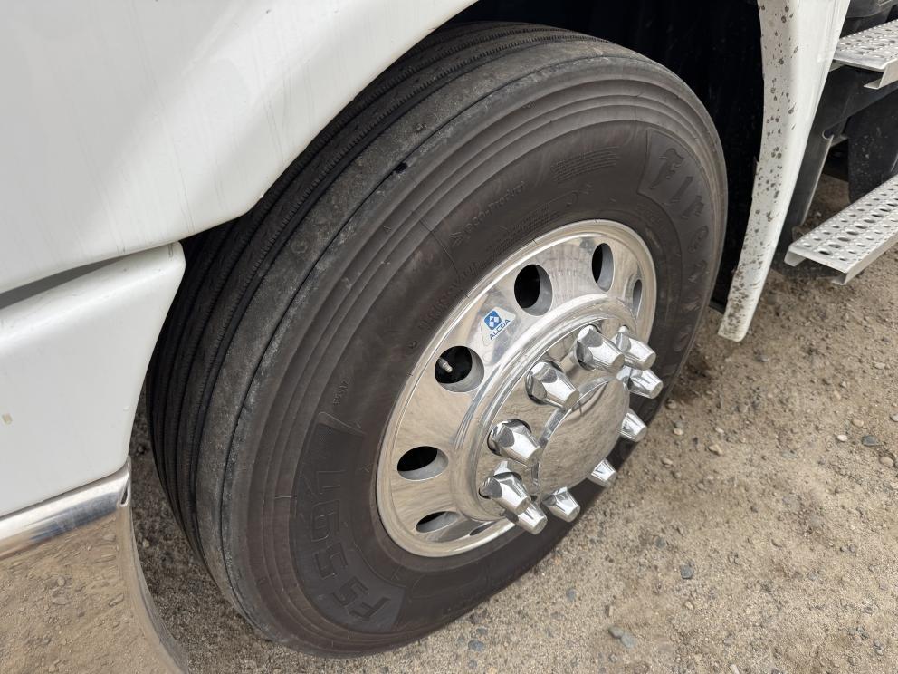 Image for 2020 Frieghtliner Cascadia & 2021 Brazos Semi Bottom