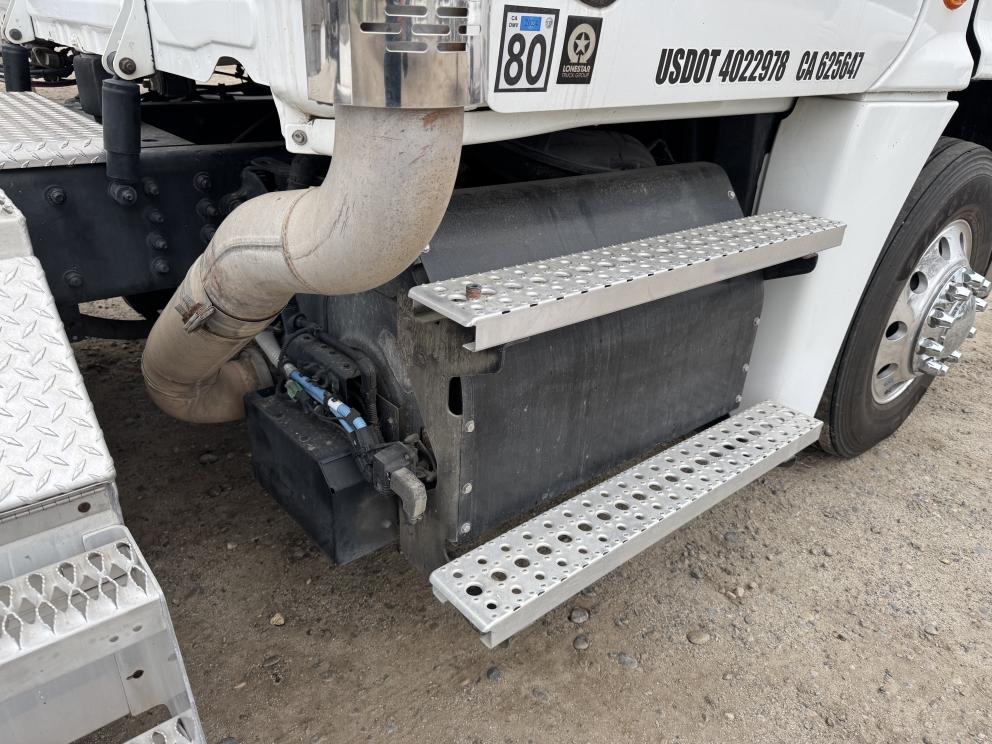 Image for 2020 Frieghtliner Cascadia & 2021 Brazos Semi Bottom