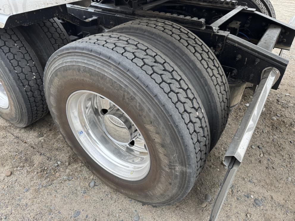 Image for 2020 Frieghtliner Cascadia & 2021 Brazos Semi Bottom