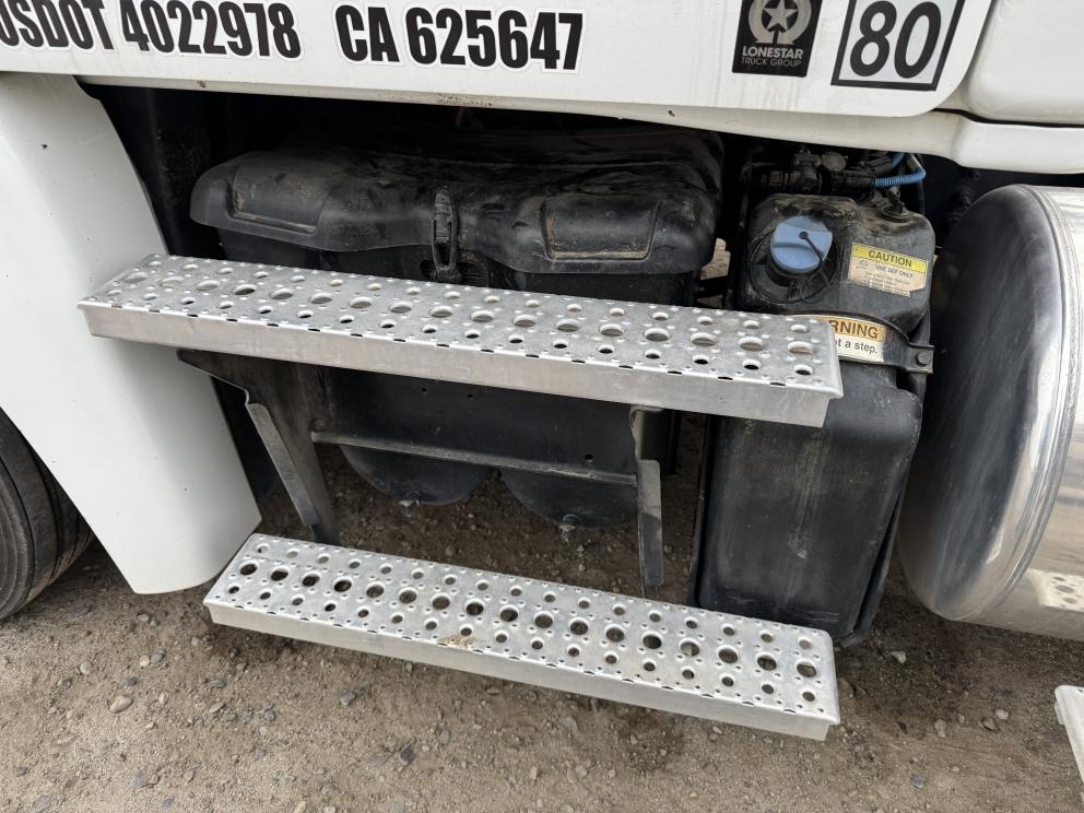 Image for 2020 Frieghtliner Cascadia & 2021 Brazos Semi Bottom