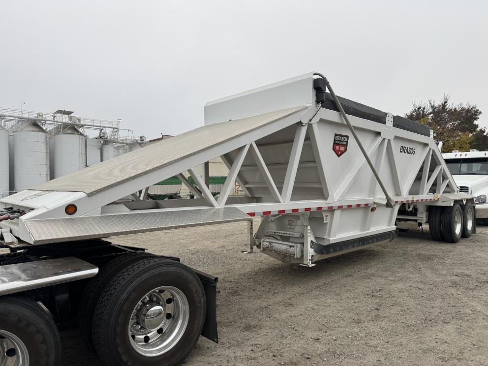 Image for 2020 Frieghtliner Cascadia & 2021 Brazos Semi Bottom