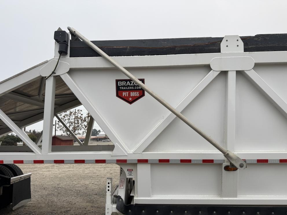 Image for 2020 Frieghtliner Cascadia & 2021 Brazos Semi Bottom