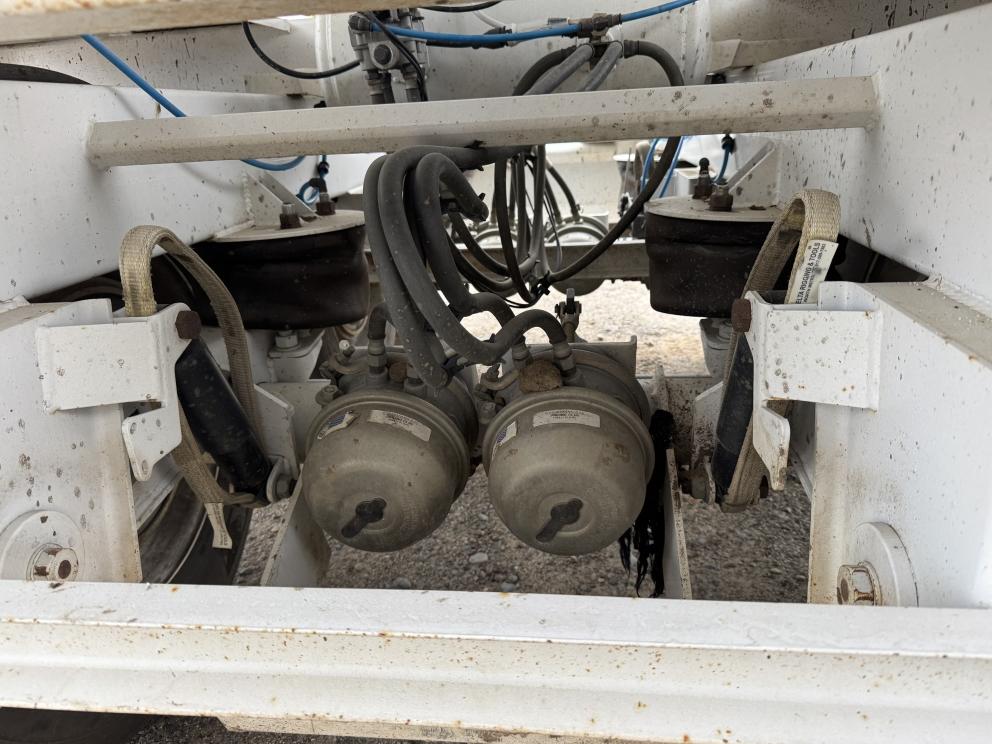 Image for 2020 Frieghtliner Cascadia & 2021 Brazos Semi Bottom