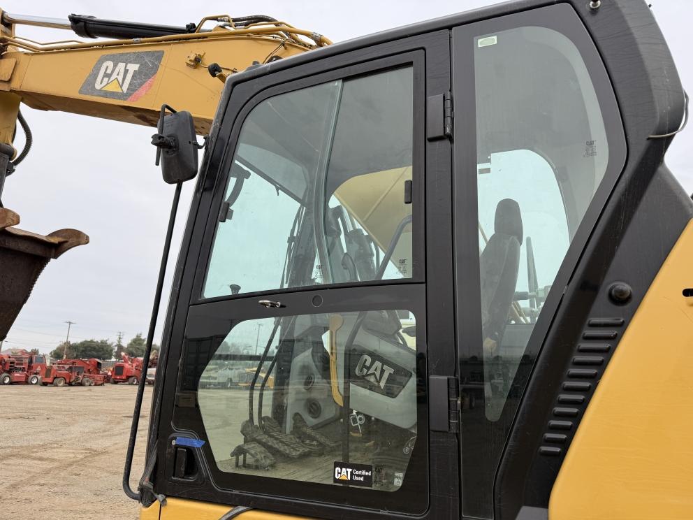 Image for 2019 Caterpillar 323 Excavator