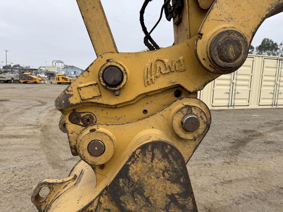 Image for 2019 Caterpillar 323 Excavator