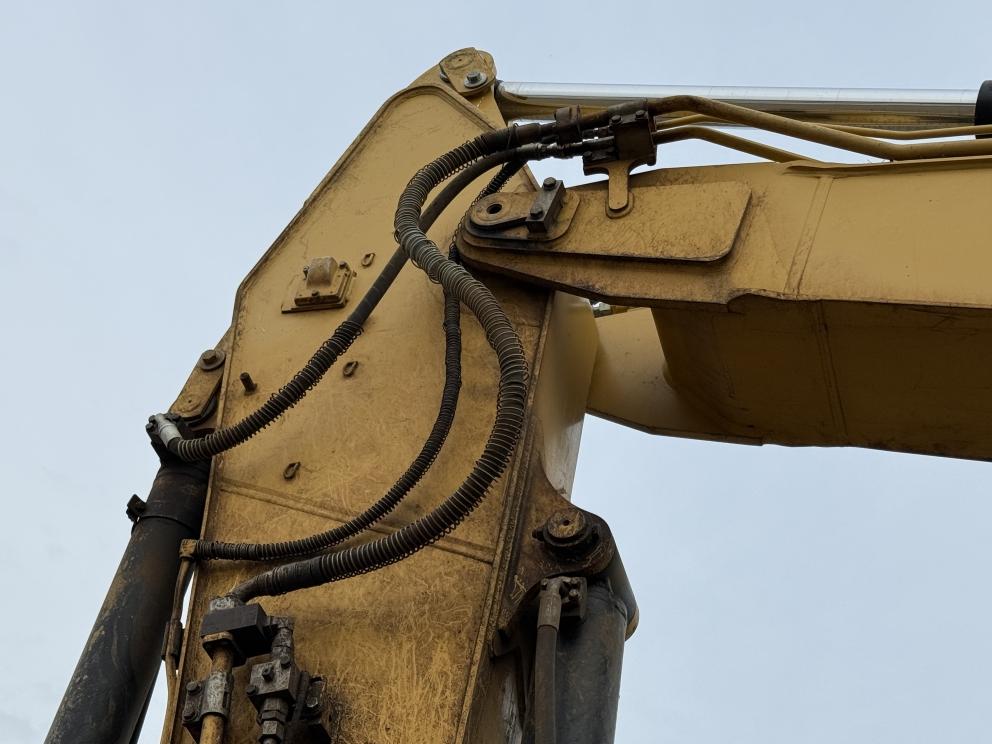 Image for 2019 Caterpillar 323 Excavator