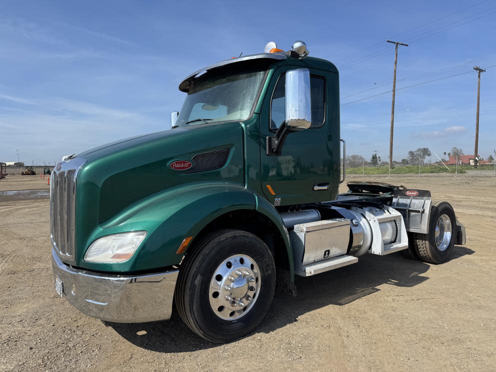 Image for 2017 Peterbilt 579 S/A Truck Tractor