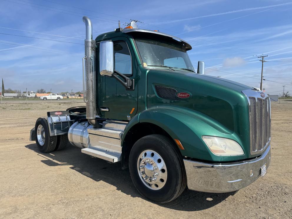 Image for 2017 Peterbilt 579 S/A Truck Tractor