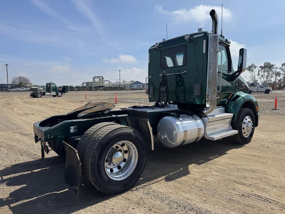 Image for 2017 Peterbilt 579 S/A Truck Tractor